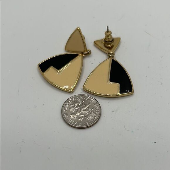 Vintage Trifari Geometric Gold and Black Pierced Earrings - Picture 4 of 4